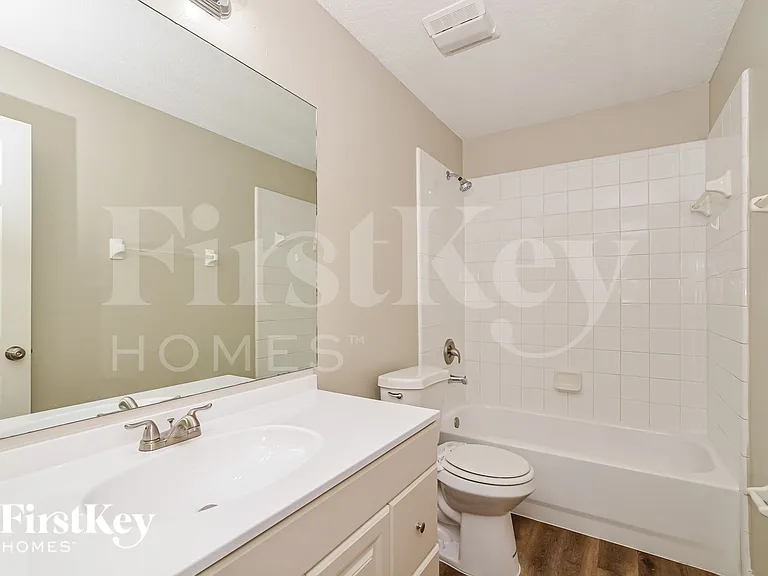 709 La Costa St — Photo 17