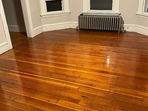 5th image of 96 Sargeant St #98