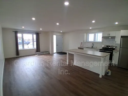 577 Syndicate Ave S Photo 1