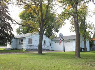 607 1st St, Underwood, ND 58576