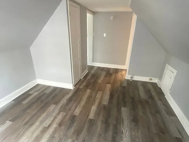 230 Sharon Ave — Photo 6