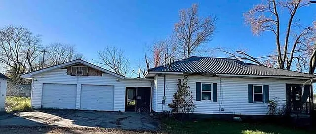 2 bed, 877 sqft, $795 — Photo 1