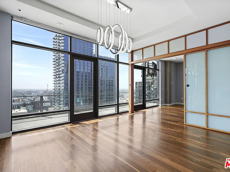 1100 Hope St #Penthouse 205 — Photo 16