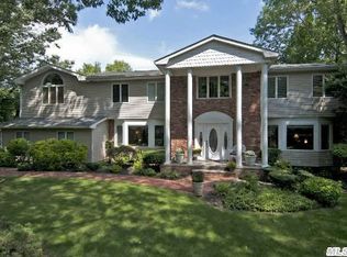 1 Hearthstone Dr, Dix Hills, NY 11746