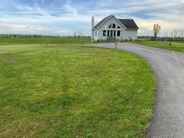 11 Clark Rd, Champlain, NY 12919