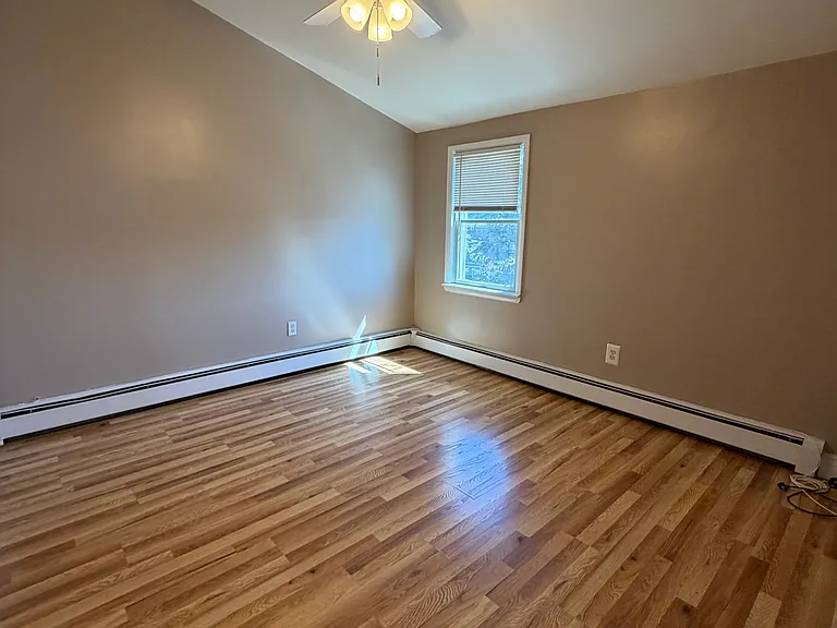 220 Beach 117 St #3 — Photo 4
