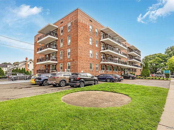 3rd image of 100 Randall Avenue #3D