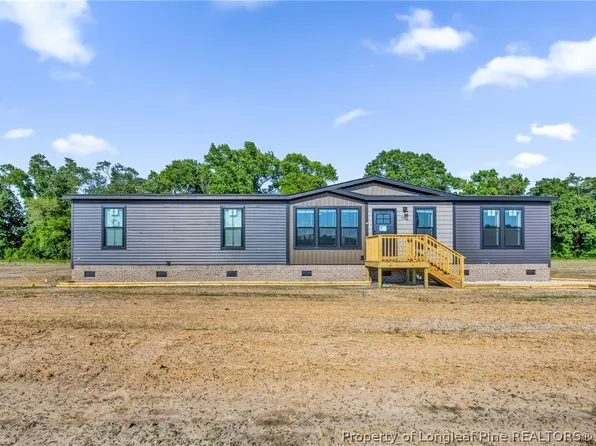 157 Atlas Dr, Lumberton, NC 28358