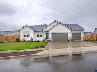 2984 Clearwater Dr NE, Albany, OR 97321