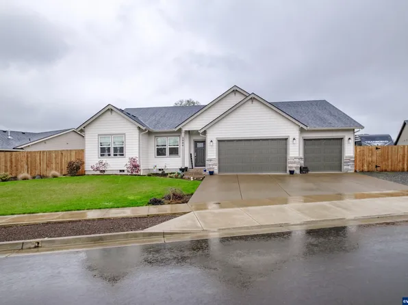 2984 Clearwater Dr NE, Albany, OR 97321