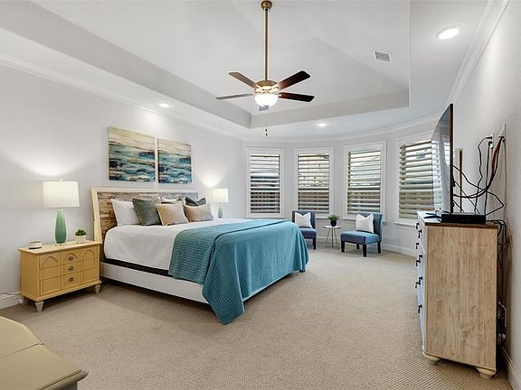 4th image of 8013 Regent