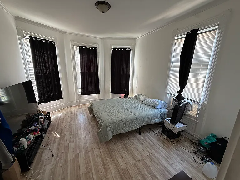 367 Howard Ave #1L — Photo 8