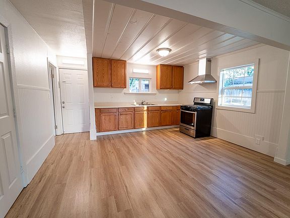 3rd image of 1021 Swezy St