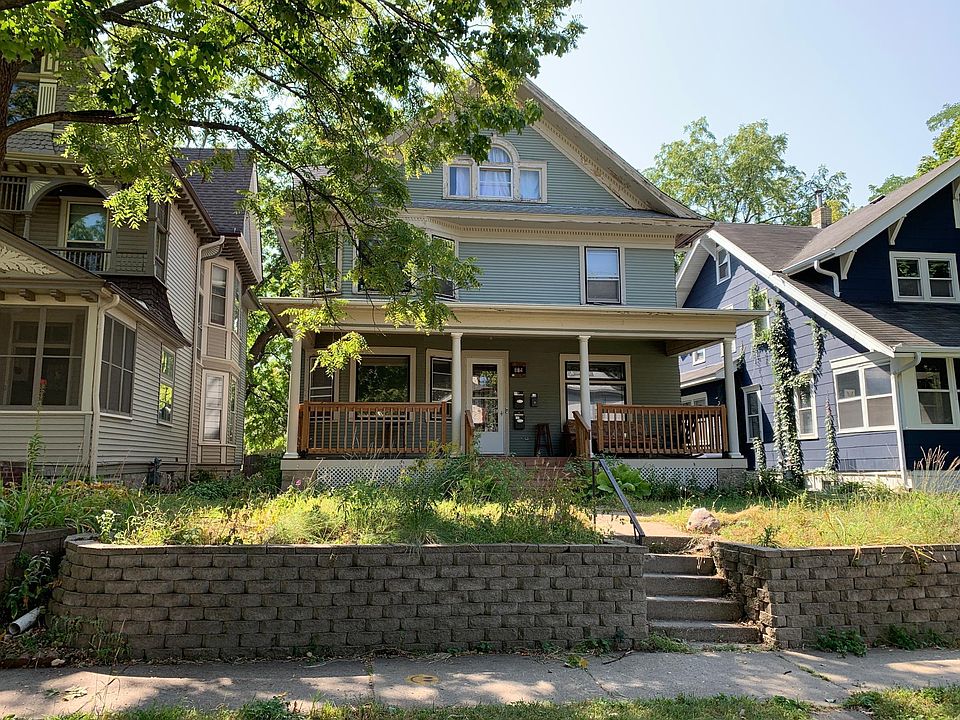 1st image of 884 Laurel Ave