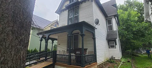 135 W 1st St #3 Photo 1