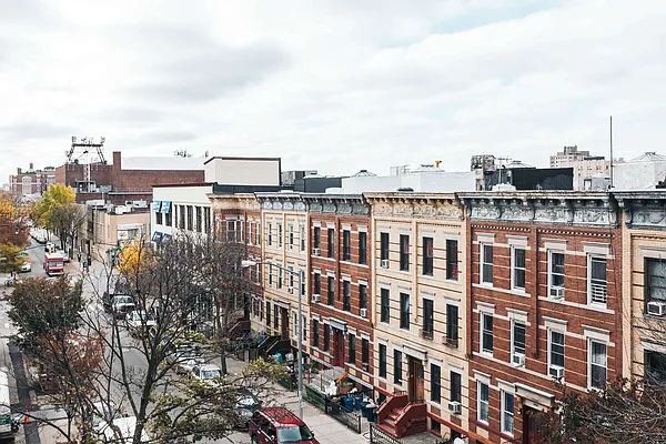 Rented by Nooklyn NYC LLC | media 31