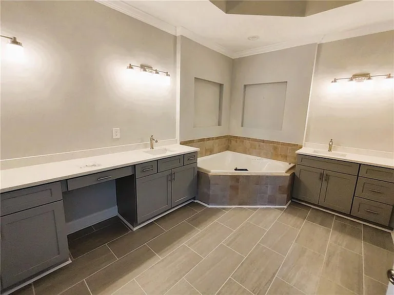 211 Creekway Xing SE — Photo 25