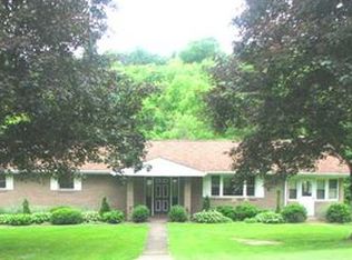 107 Sutherland Rd, Jeannette, PA 15644