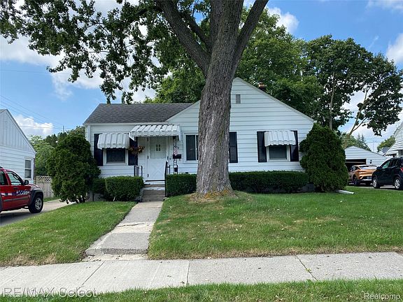 2nd image of 808 Mann Ave