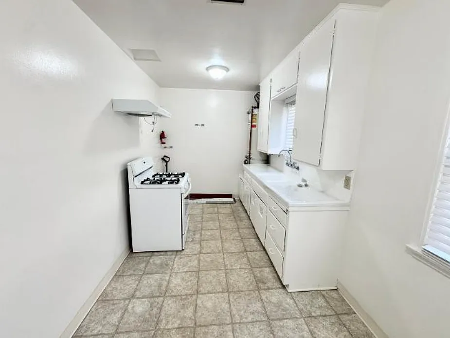 1 bed, 700 sqft, $1,550 — Photo 3