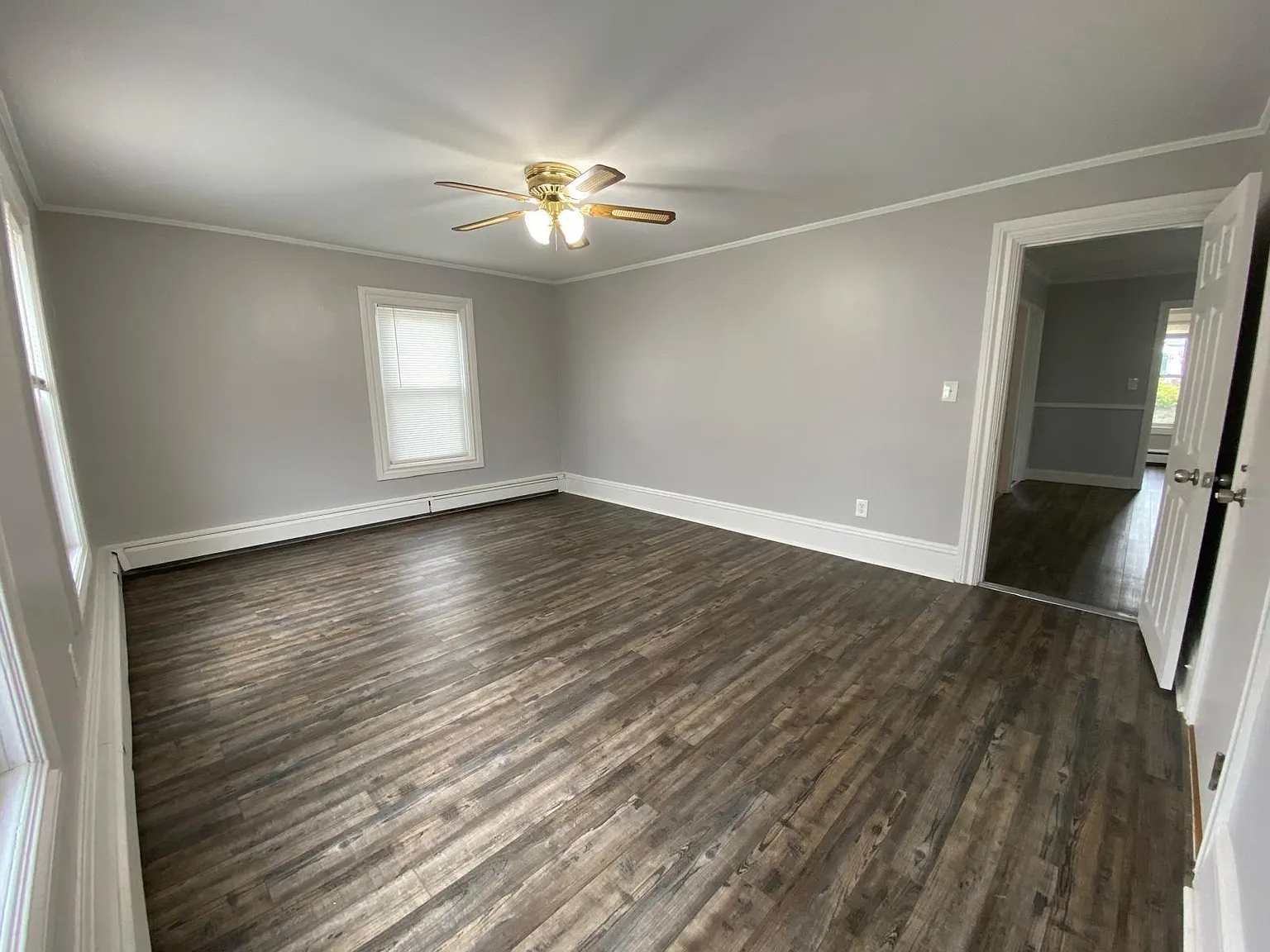 296 Hamlet St — Photo 4