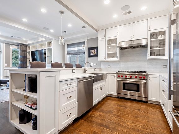 2nd image of 1535 W Montana St #3