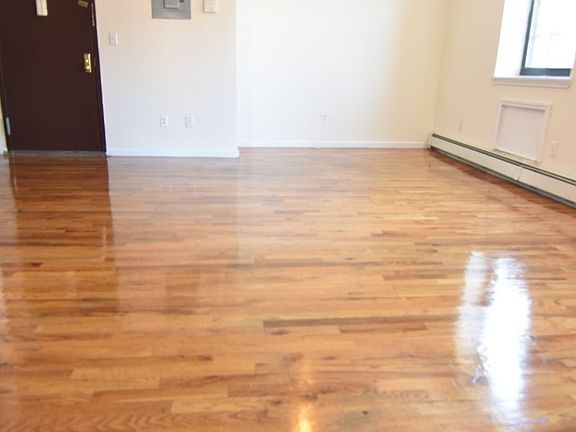 5th image of 473 Willis Ave APT 4A