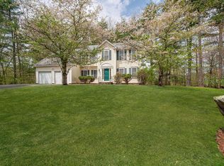 19 Sentry Rd, Bedford, NH 03110