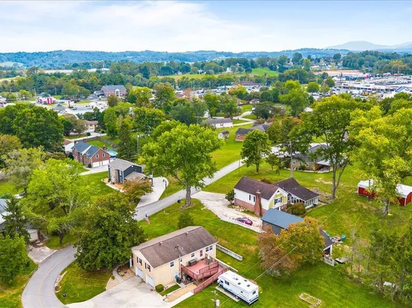 301 Wheeler Ln, La Follette, TN 37766