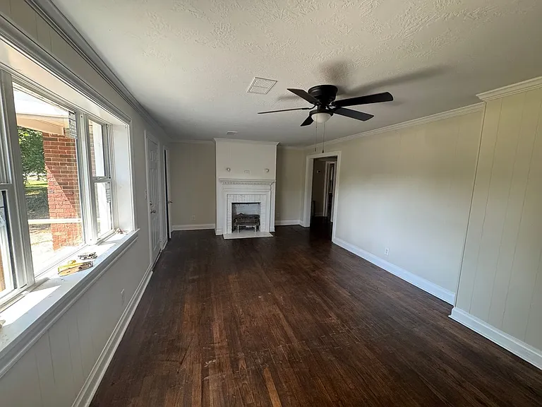 1586 Washington Rd — Photo 4