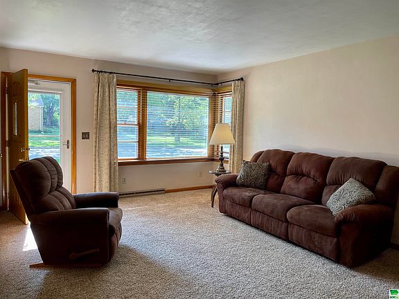 2nd image of 6 N Windsor Cir