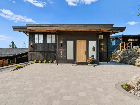 885 Rivendell Dr, Bowen Island, BC V0N 1G2