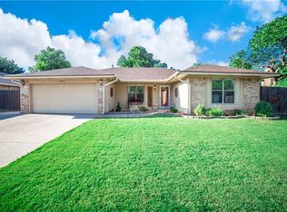 157 E Parkland Dr, Yukon, OK 73099