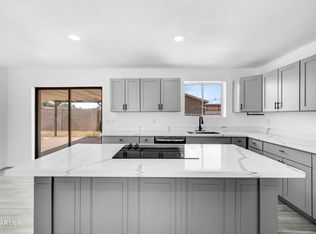 4656 S 17th Way, Phoenix, AZ 85040