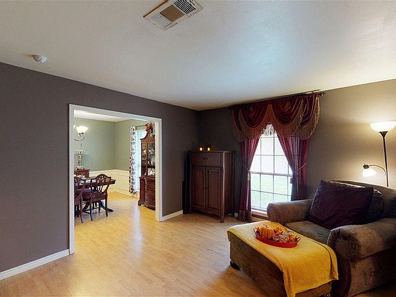 4th image of 6595 Westgate Dr