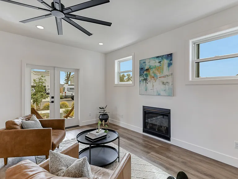 6790 Yvonne Ct — Photo 11