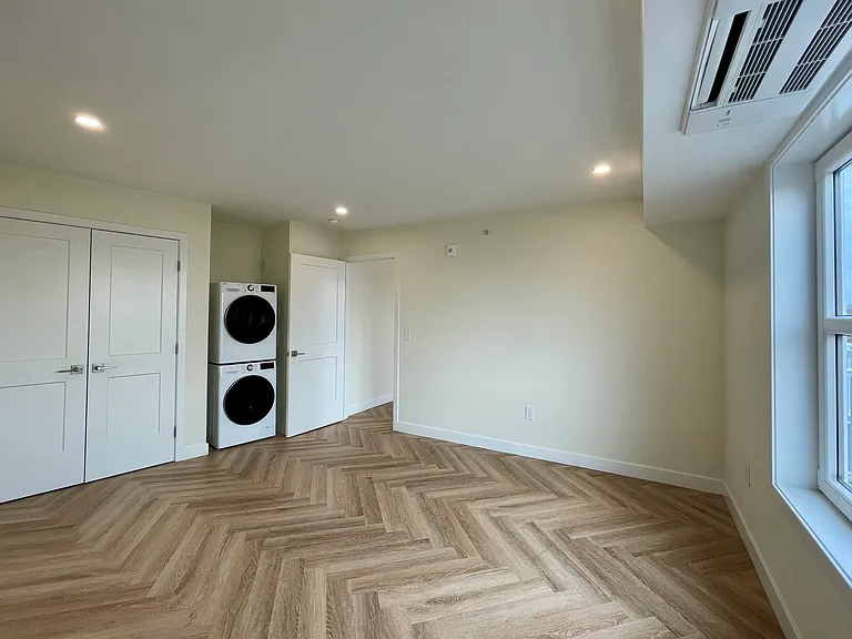 381 Wickenden Street — Photo 13