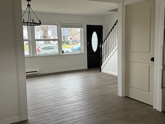 4th image of 801 Las Vegas Dr