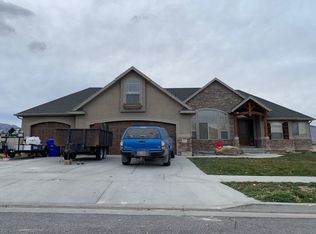 352 S Ginny Cir, Grantsville, UT 84029