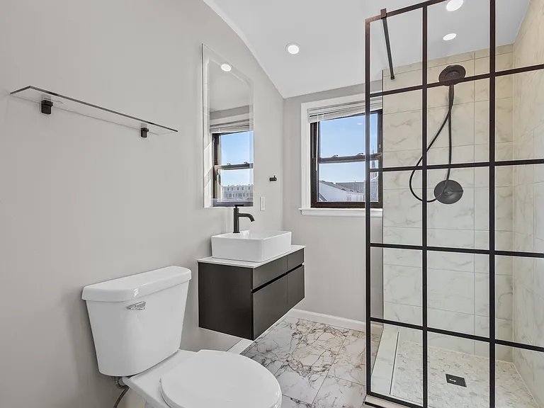 426 Keilman St — Photo 10