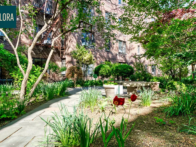 305 E 11th St #4D — Photo 9