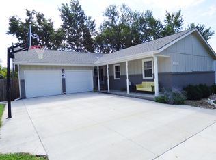 1336 Overlook Dr, Manhattan, KS 66503