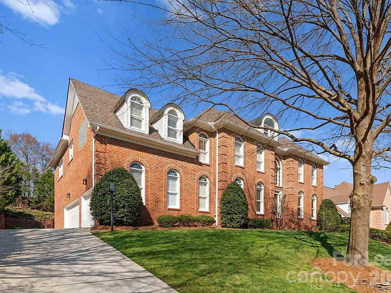 2134 Glade Hill Rd — Photo 2