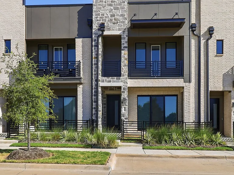 1264 Daybreak Dr — Photo 1