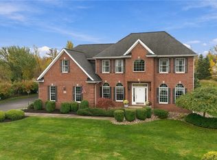 9093 Winding Creek Ln, Clarence Center, NY 14032