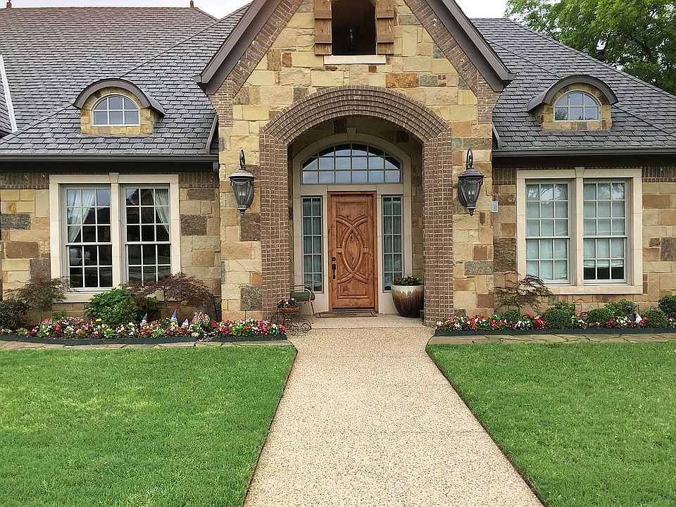 1st image of 2201 Woodview Dr