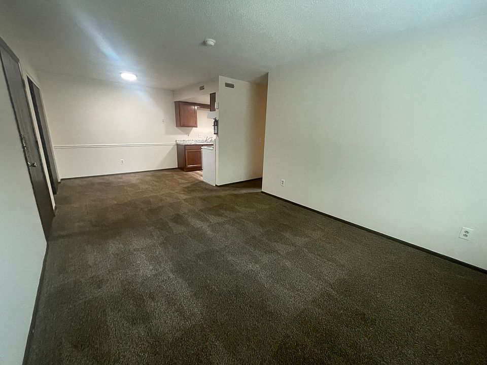 Hidden Village Square Apartments 2820 Eldora Dr Toledo OH Zillow