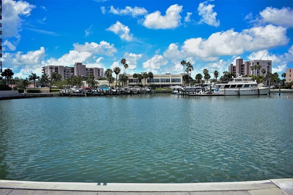 1 bed, 1.0 bath, 570 sqft, $2,000 — Photo 1