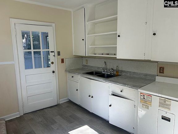 5th image of 403 Hemphill St