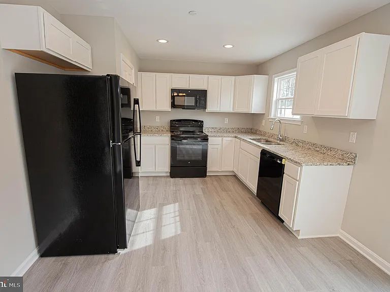 241 Morgans Ct — Photo 20
